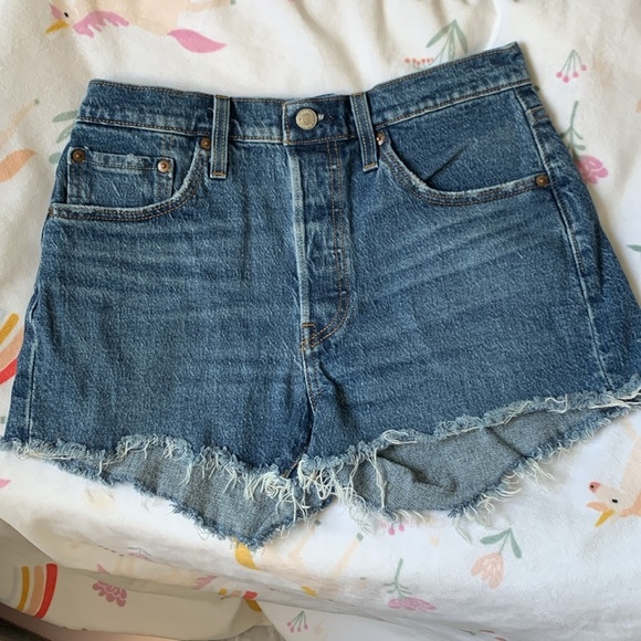 Levi's Women's 501 Blue Denim Shorts - Picture 2 of 4